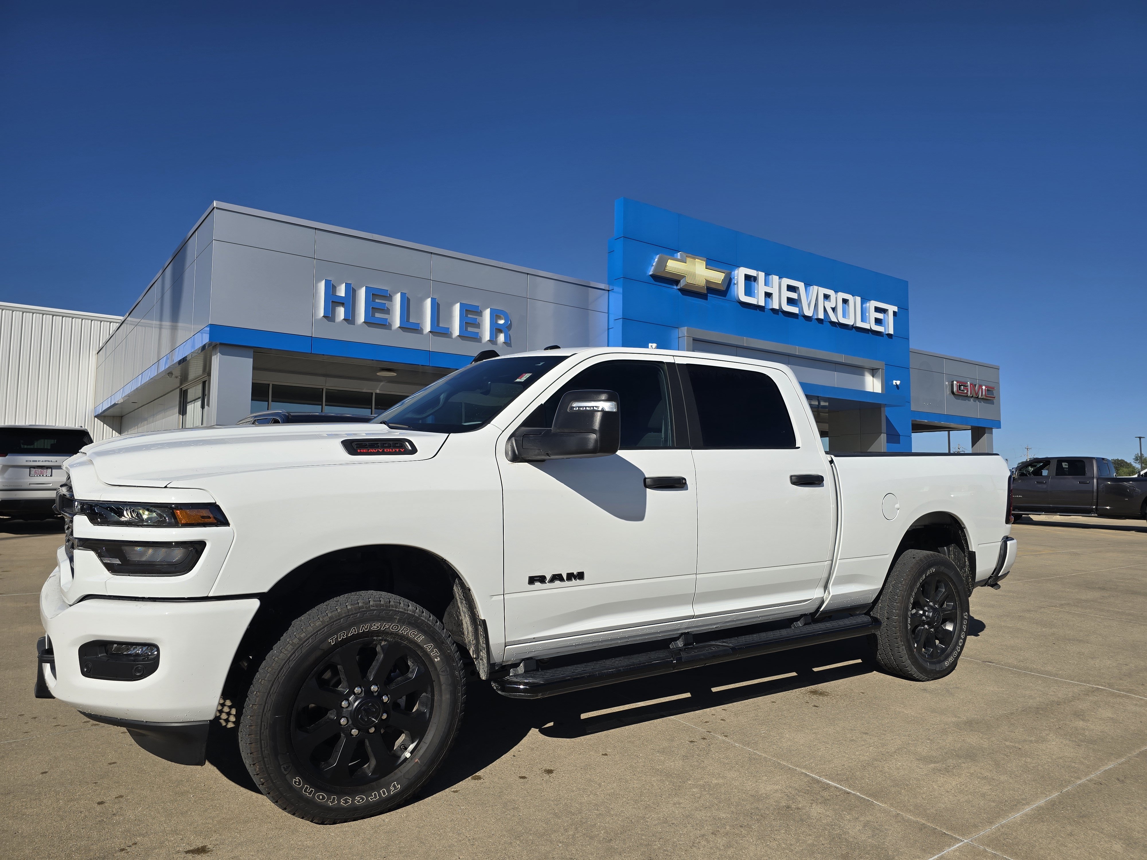 Used 2026 RAM 2500 Big Horn AWD/4WD image 3