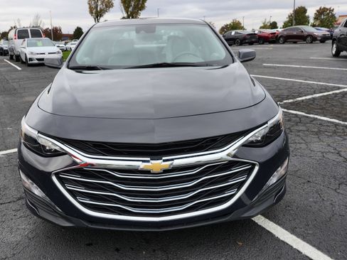 Used 2025 Chevrolet Malibu LT FWD image 3
