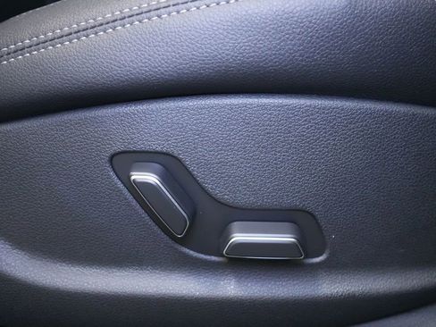 New 2026 Genesis GV70 2.5T Select image 33