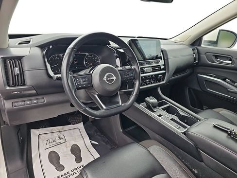 Used 2023 Nissan Pathfinder SL w/ SL Premium Package FWD image 16