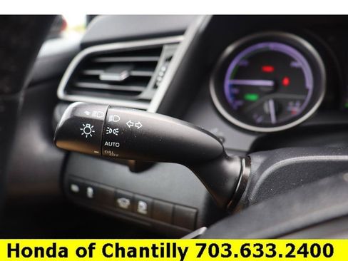 Used 2021 Toyota Camry SE FWD image 10