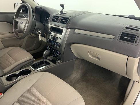Used 2011 Ford Fusion S image 25