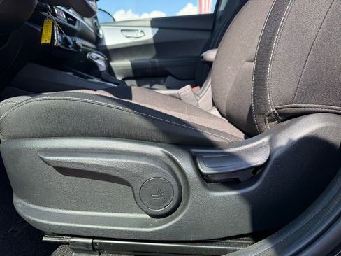 Used 2024 Kia Forte LXS w/ LXS Technology Package image 9