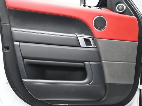 Used 2021 Land Rover Range Rover Sport HST image 9