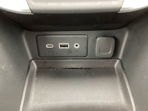 Used 2024 GMC Terrain SLE w/ LPO, Floor Liner Package image 23