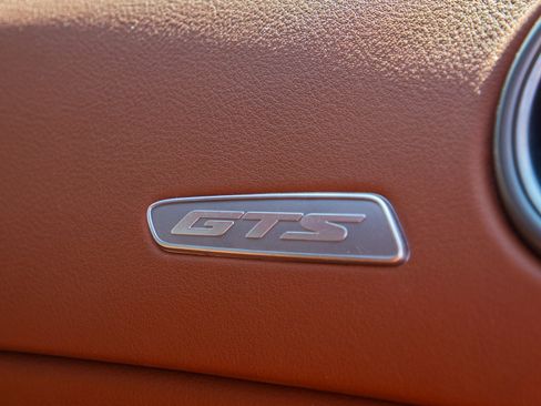 Used 2014 SRT Viper GTS w/ GTS Laguna Interior Package RWD image 15