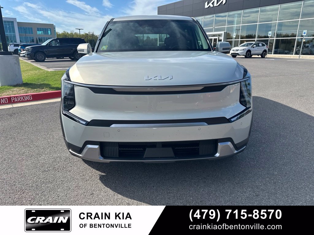 Certified 2024 Kia EV9 Light Long Range RWD image 7