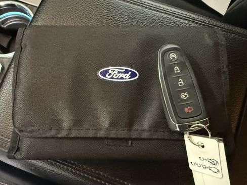 Used 2016 Ford Expedition Limited image 26