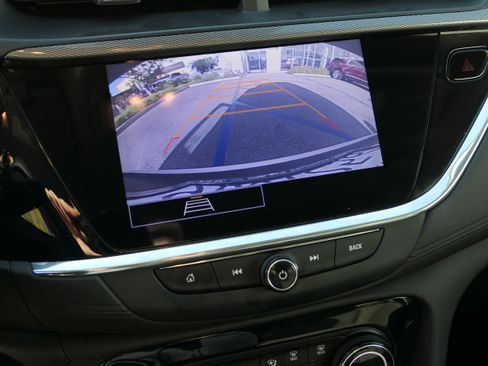 Used 2023 Buick Encore GX Preferred w/ Cold Weather Comfort Package FWD image 20