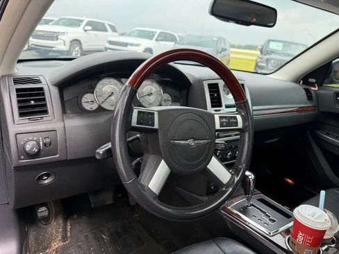 Used 2009 Chrysler 300 C w/ Luxury Group II AWD/4WD image 14