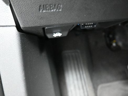 Used 2020 Chevrolet Blazer LT image 25