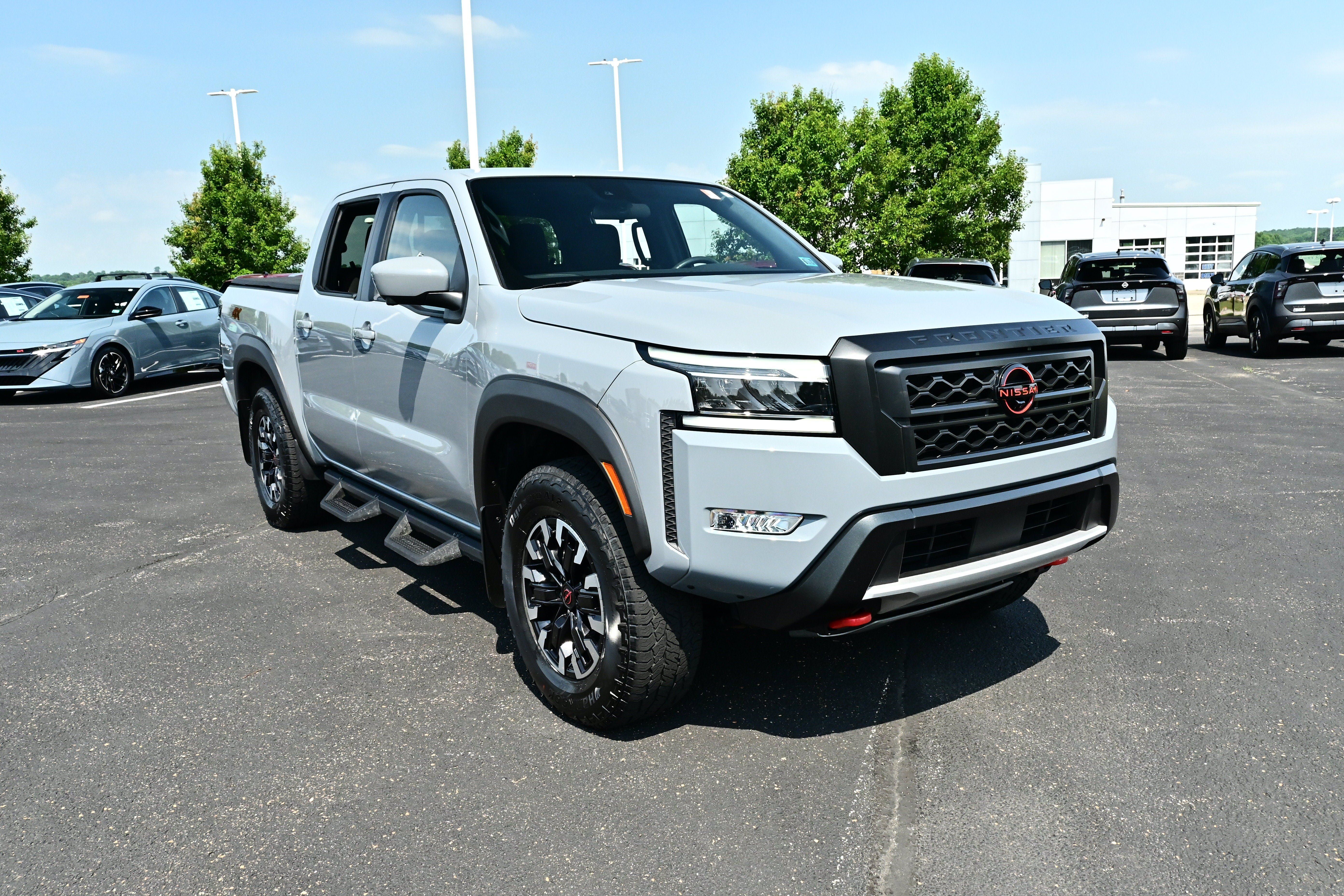 Certified 2024 Nissan Frontier PRO-4X w/ Pro Convenience Package AWD/4WD image 2