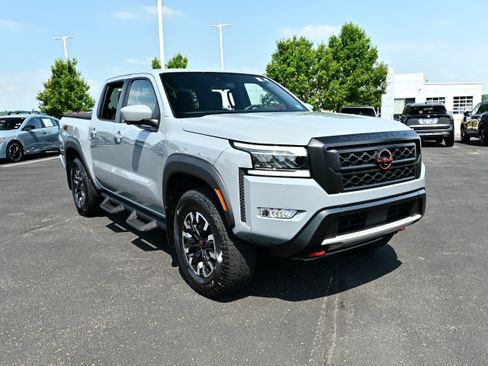 Certified 2024 Nissan Frontier PRO-4X w/ Pro Convenience Package AWD/4WD image 2