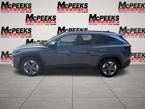 Used 2025 Hyundai Tucson SEL FWD image 2