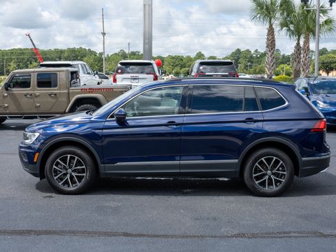 Used 2021 Volkswagen Tiguan SE w/ Panoramic Sunroof Package image 6