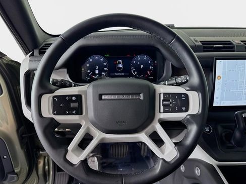 Used 2025 Land Rover Defender 110 S image 11