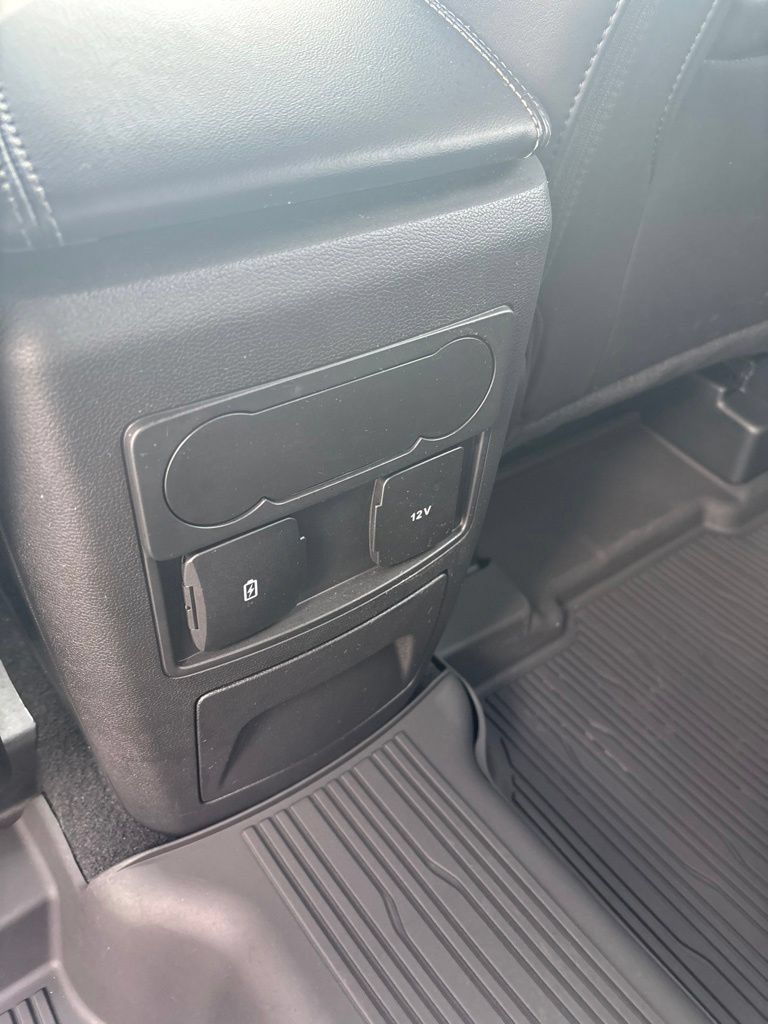 Used 2024 Ford Explorer XLT w/ Equipment Group 202A AWD/4WD image 17