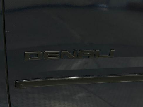 Used 2018 GMC Yukon Denali AWD/4WD image 41