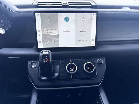 Used 2024 Land Rover Defender 130 S image 6