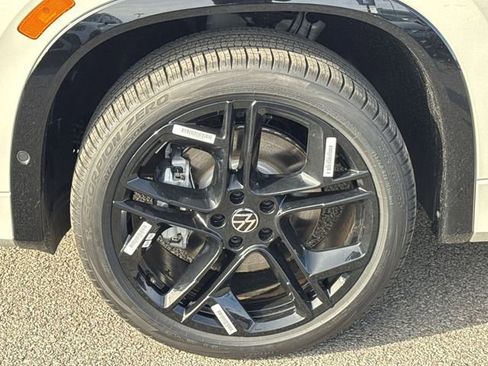 New 2026 Volkswagen Tiguan SE R-Line AWD/4WD image 22