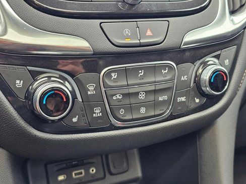 Used 2022 Chevrolet Equinox Premier image 37