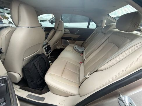 Used 2019 Lincoln Continental Reserve AWD/4WD image 23