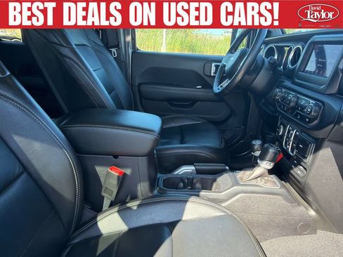 Used 2018 Jeep Wrangler Unlimited Sahara AWD/4WD image 26
