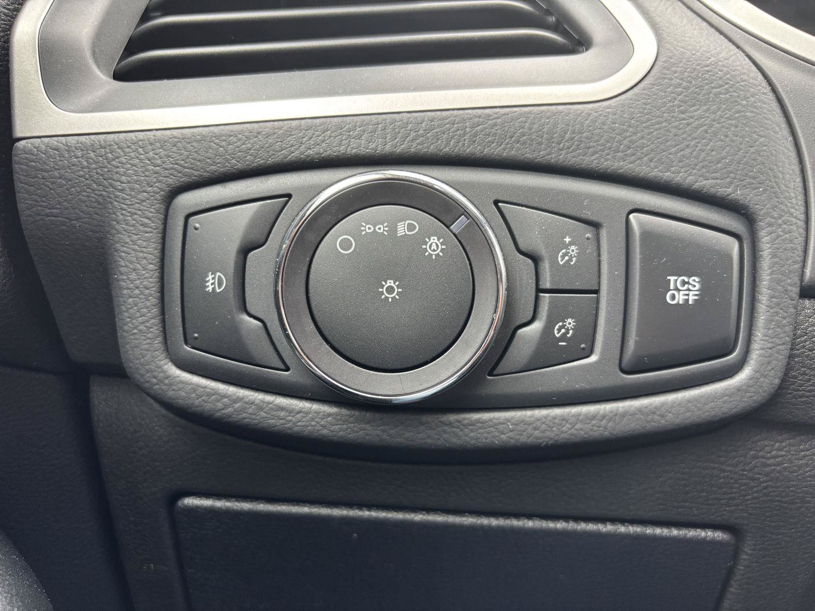 Used 2020 Ford Edge SEL w/ Cold Weather Package AWD/4WD image 29