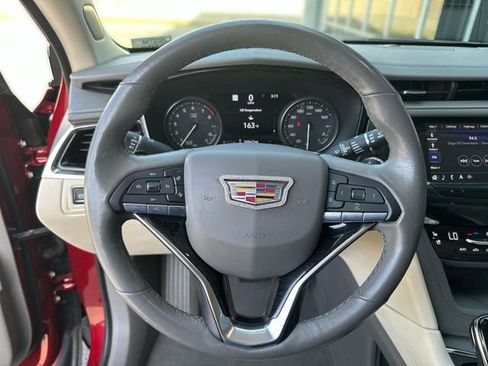 Used 2020 Cadillac XT6 Premium Luxury image 15