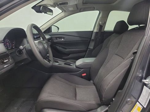 Used 2025 Honda Accord SE image 18