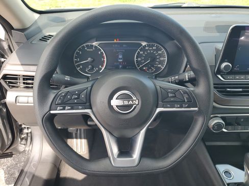 Certified 2024 Nissan Altima 2.5 SV FWD image 17