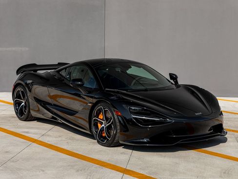 Used 2024 McLaren 750S RWD image 32