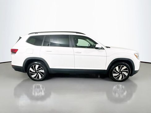 Used 2024 Volkswagen Atlas SE AWD/4WD image 4