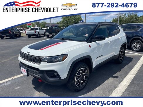 Used 2025 Jeep Compass Trailhawk w/ Trailer Tow Group image 1
