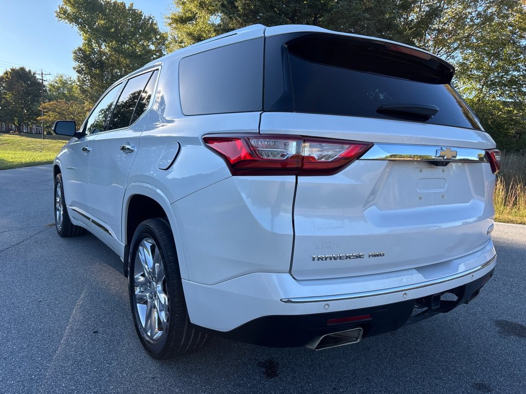 Used 2018 Chevrolet Traverse High Country w/ LPO, Cargo Package AWD/4WD image 3