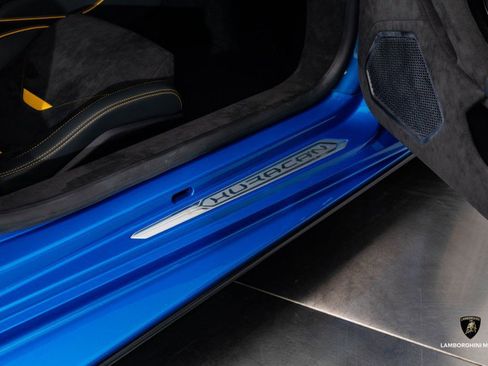 Used 2023 Lamborghini Huracan Tecnica image 38