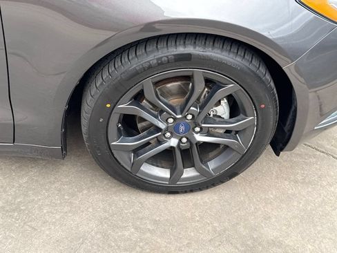 Used 2018 Ford Fusion SE w/ Equipment Group 201A AWD/4WD image 14