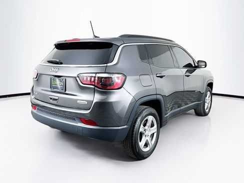 Used 2023 Jeep Compass Latitude image 9