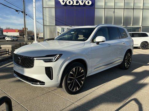 New 2026 Volvo XC90 T8 Plus w/ Protection Package Premier AWD/4WD image 2