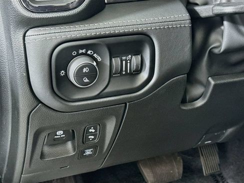 Used 2025 RAM 1500 Limited AWD/4WD image 10
