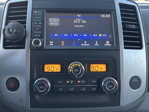 Used 2020 Nissan Frontier SV image 16