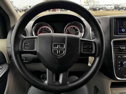 Used 2012 Dodge Grand Caravan SXT image 21