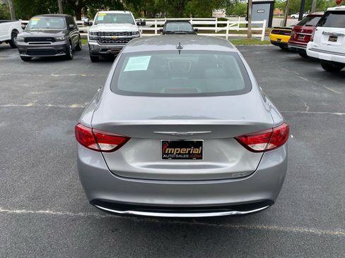 Used 2017 Chrysler 200 Limited Platinum image 8