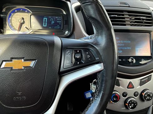 Used 2015 Chevrolet Trax LT w/ LT Sun and Sound Package image 12