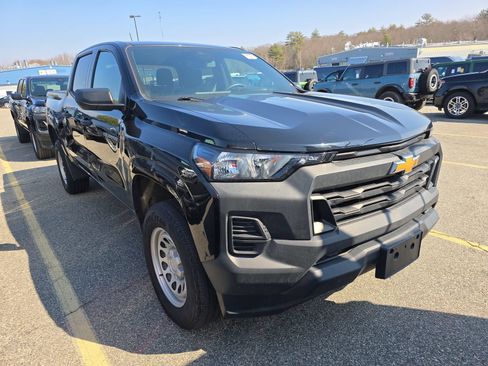 Used 2023 Chevrolet Colorado W/T RWD image 4