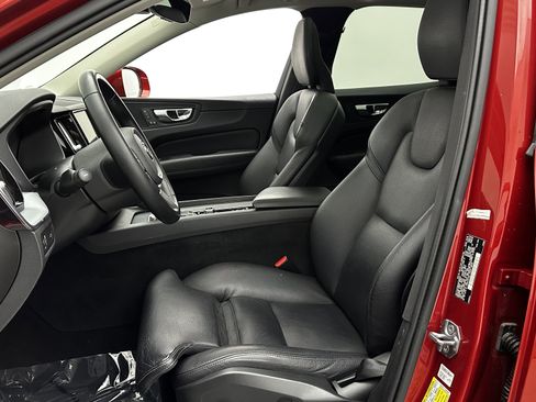 Used 2019 Volvo XC60 T6 Momentum w/ Premium Package image 14