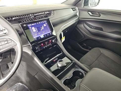 New 2025 Jeep Grand Cherokee 4WD image 26