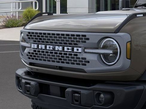 New 2026 Ford Bronco Badlands image 17