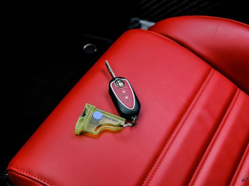 Used 2015 Alfa Romeo 4C Coupe w/ Leather Interior Group RWD image 84