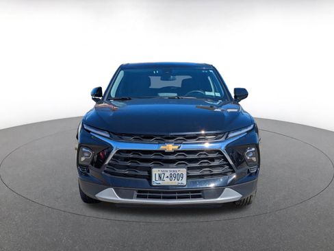Used 2025 Chevrolet Blazer LT image 2